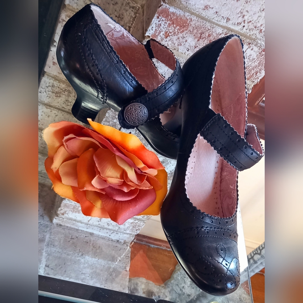 2.5"👠 Leather Heels💃